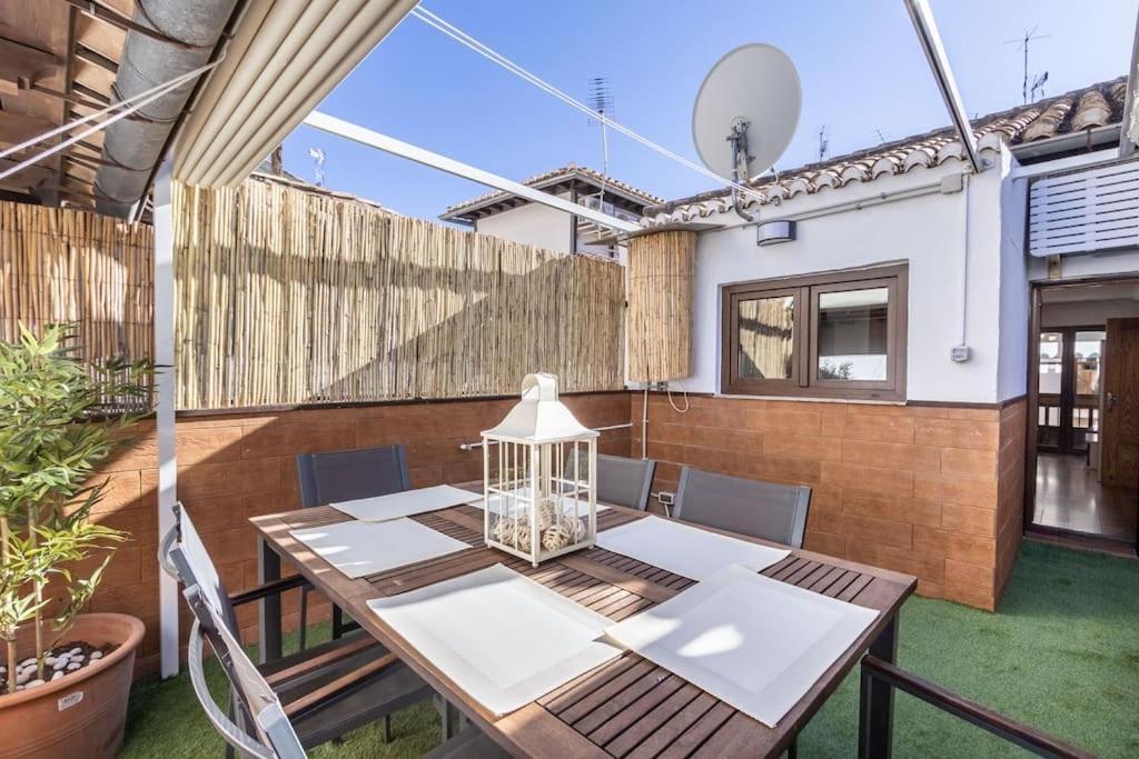Apartamento Con Terraza A 4 Minutos De La Catedral Granada Exteriér fotografie
