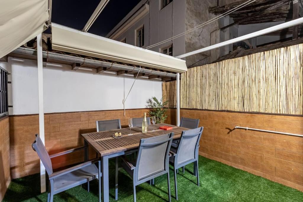 Apartamento Con Terraza A 4 Minutos De La Catedral Granada Exteriér fotografie