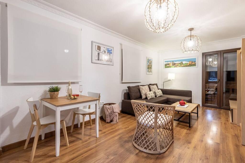 Apartamento Con Terraza A 4 Minutos De La Catedral Granada Exteriér fotografie